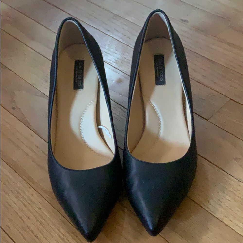 Black 3in high heels....barely worn!